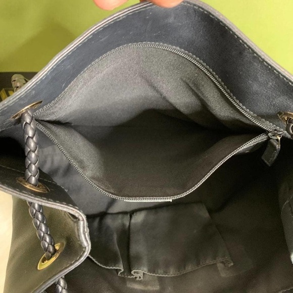 Authentic Gucci black leather shoulder bag - Picture 11 of 15